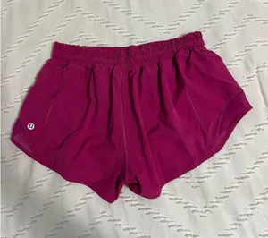 Lululemon Hotty Hot 2.5" Low-Rise Shorts thumbnail 2