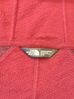 The North Face women's medium Burgundy 3/4 length coat. MSRP $225 thumbnail 2