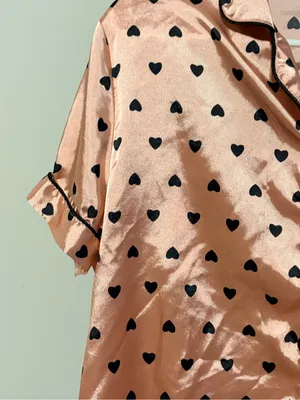 Men's Satin Short-Sleeve Button-Down Shirt in Peach with Black Hearts thumbnail 4