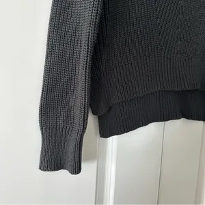 H&M | Women’s Chunky-Knit Split Hem Cropped Sweater | Medium thumbnail 4