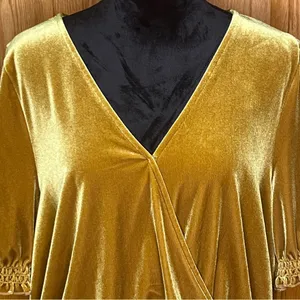 Madewell Velvet Smocked Crossover Wrap-Style Top Blouse in‎ Antique Gold Size XL thumbnail 6