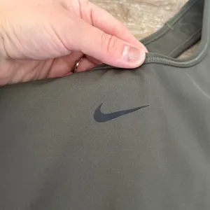 Nike Swoosh Dri-FIT Racerback Sports Bra Size Large thumbnail 2