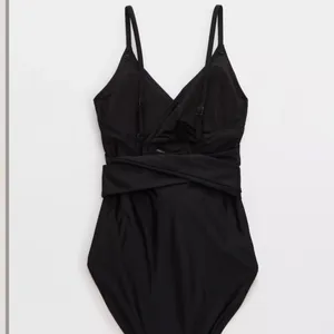 AERIE Sexy Flirty Resort Vacation Tropical Full Coverage Wrap One Piece Swimsuit thumbnail 5