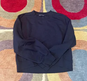 ZARA Black Basic Crewneck Sweatshirt Cropped Fleece Women’s Size Small thumbnail 1