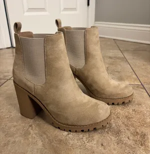 Soda Suede Boots thumbnail 1