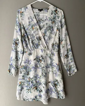 Ontwelfth Dainty Coastal Spring Floral‎ Long Sleeve Wrap Mini Dress Small White thumbnail 1