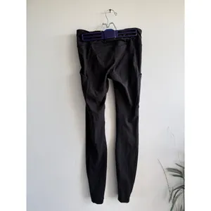 Lululemon Tight Black High Rise Leggings with‎ Pockets Size 6 W5BPTS thumbnail 3