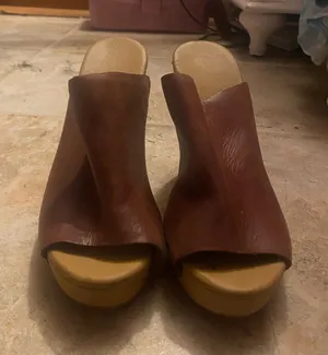 Shoes Brown Size 6 thumbnail 1