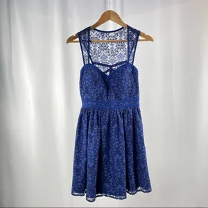 A. Drea Sweatheart Neckline Racerback Lace Mini Dress in Blue‎ Size Small thumbnail 4