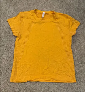 Lululemon Top thumbnail 1