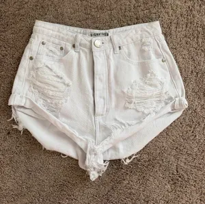 Signature 8 White denim shorts thumbnail 1