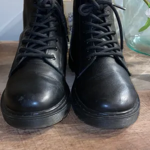 Dr. Martens 1460 Women’s Black Chukka Combat Boots Size 5 thumbnail 5