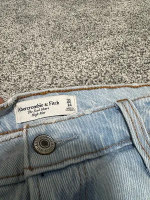 Abercrombie Dad High-Rise Shorts thumbnail 3