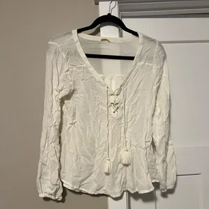 Hollister Cream Long Sleeve Relaxed Blouse thumbnail 1