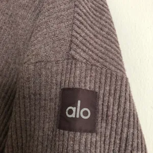 Alo Yoga Muse Hoodie Raisinette Heather M thumbnail 7