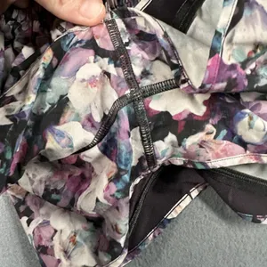 Lululemon Shorts Womens 4 Purple Black Floral Hotty‎ Hot Short 2.5 Lined Mesh thumbnail 7