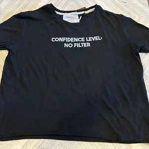 Don’t Tell Mama Women’s Black ‘Confidence Level: No Filter’ Black T-Shirt thumbnail 1