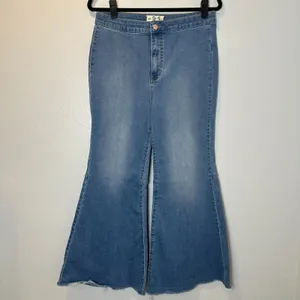 Free People Women's Size 31 Youthquake Crop Flare‎ Jeans Medium Wash thumbnail 5