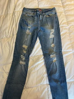 Arizona‎ Woman's blue jeans size 3 with rips thumbnail 1