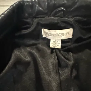 Casual Corner 90s women’s black leather blazer jacket size Small thumbnail 3