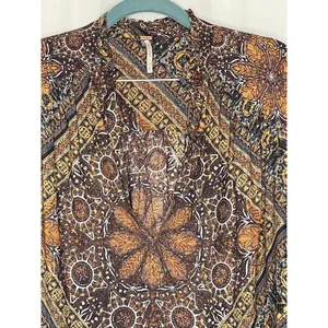 Free People Little Runaway Medallion Print Top Blouse Size Small Keyhole Neck thumbnail 5