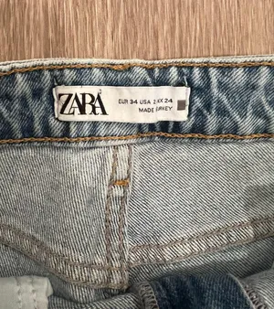 ZARA Slim Flare Jeans thumbnail 2