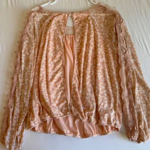 Gimmick BKE sz L Womens Pink Sheer Puff Sleeve Lace Keyhole Back Blouse Top Boho thumbnail 5