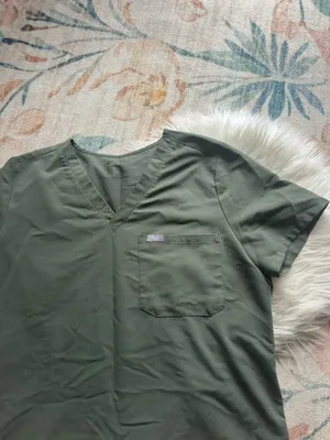 FIGS Catarina Scrub Top In Olive thumbnail 3