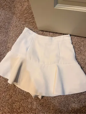 Women’s Cream Ruffle Skort thumbnail 2