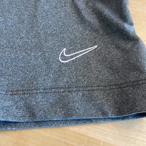 **Not for Sale** Nike Golf Gray Polo Dri Fit Sleeveless Top thumbnail 4