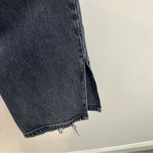 Abercrombie & Fitch | Gray The 90’s Straight Ultra High Rise with Slit Jeans 4R thumbnail 6