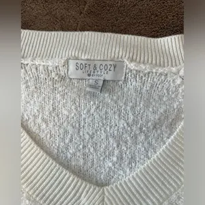 Soft & cozy white sweater thumbnail 4