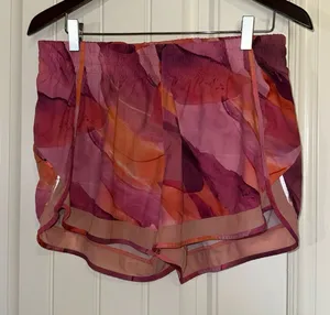 Athleta Printed Mesh Racer Run Short 4" M thumbnail 1