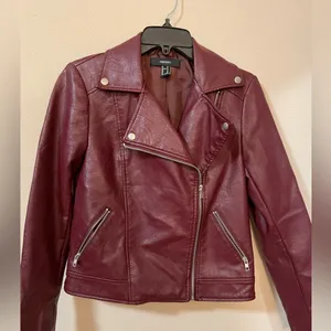Maroon Leather Jacket Like New Absolutely Gorgeous Front Open With Zipper thumbnail 5