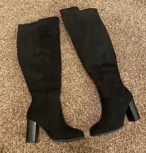 Black boots size 6 thumbnail 1