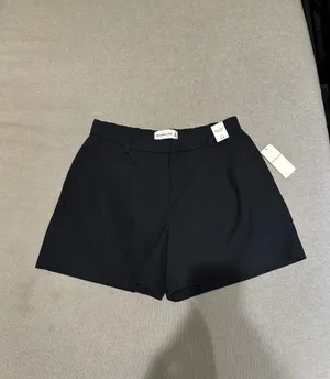 Abercrombie Curve Love Mid Rise Tailored Short thumbnail 3