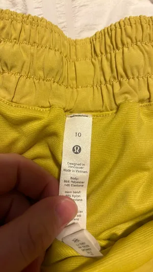 Lululemon Hotty Hot Shorts 4" thumbnail 3