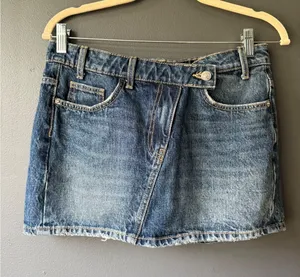 Zara Denim Mini Skirt in Size Small thumbnail 1