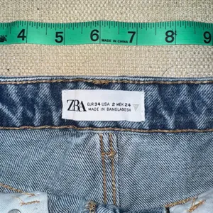 ZARA High-Waisted Jean Shorts thumbnail 2
