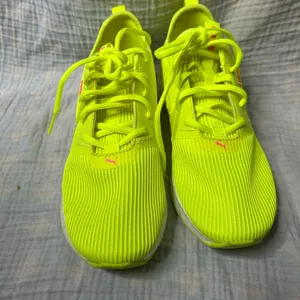 Neon Yellow Puma Running Shoes Soft Foam thumbnail 3