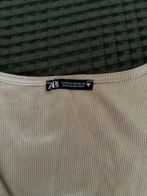 Zara Beige Crop Top T-Shirt thumbnail 4