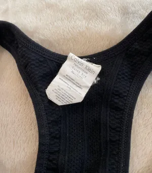 sports bra thumbnail 2