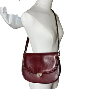 Maca Oxblood Leather Saddle Bag Crossbody Turn Lock Made in Italy Vintage thumbnail 5