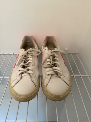 VEJA Sneakers thumbnail 2