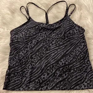 Pink Shirt/Workout size XL thumbnail 1