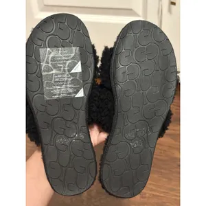UGG‎ Black Maxi Curly Scufetta Shearling Slipper Cozy Lounge Minimalist thumbnail 4
