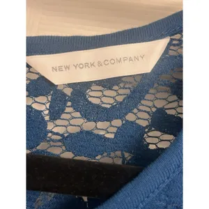 New York & Company Women’s Dark Green Floral Lace Top Short Sleeve Size M thumbnail 4