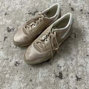 Reebok Classic Nylon Sneaker Size 9.5 in Beige/White thumbnail 4