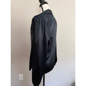 Vintage black satin long-sleeve button-up blouse with a fold-over collar size sm thumbnail 5