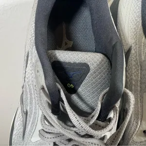 Mizuno Wave Sky 6 Women's Shoe Size 7.5 #231A thumbnail 9
